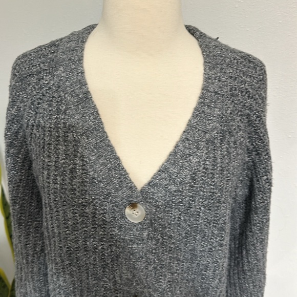 Know . One . Cares Sweater - Picture 2 of 9